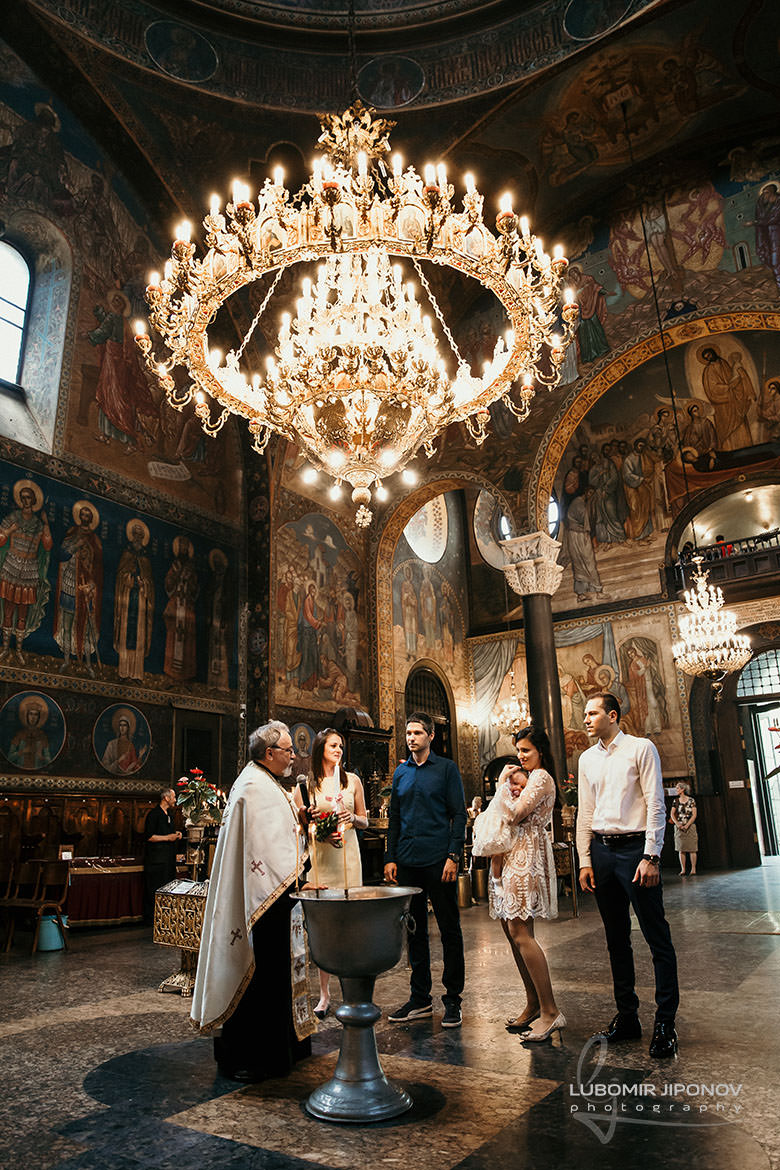 Bulgaria-Sofia-Professional-Photographer-Christening-Saint-Nedelya-Lubomir-Jiponov-SO-47 заснемане на кръщене софия